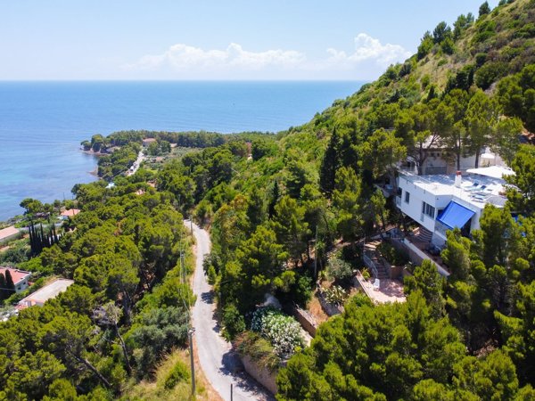 casa indipendente in vendita a Castellabate in zona Ogliastro Marina