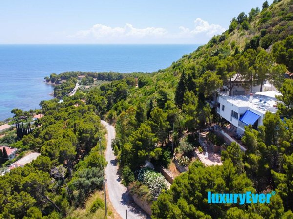 casa indipendente in vendita a Castellabate in zona Ogliastro Marina