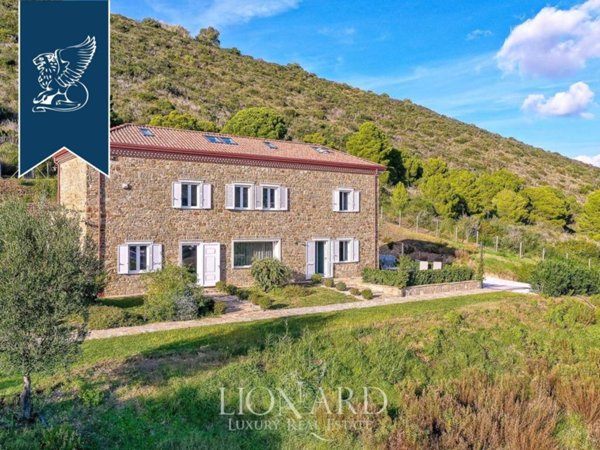 casa indipendente in vendita a Castellabate in zona Ogliastro Marina