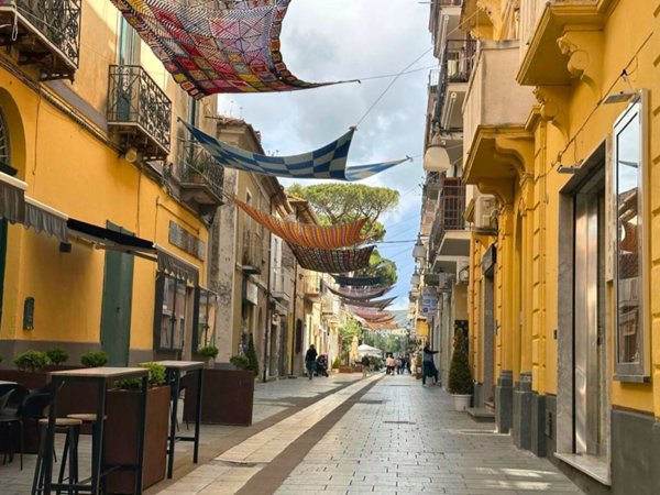 negozio in vendita a Castellabate in zona Santa Maria