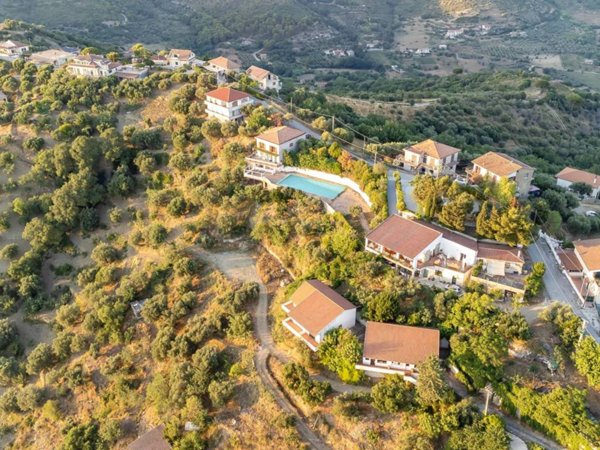 casa indipendente in vendita a Castellabate in zona Santa Maria