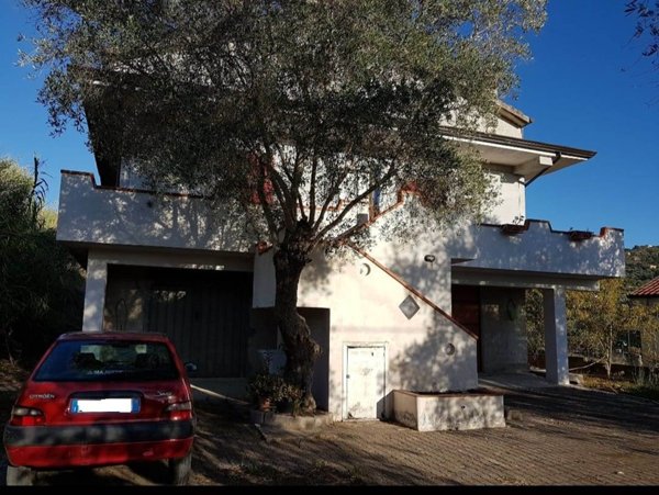 casa indipendente in vendita a Castellabate in zona Santa Maria