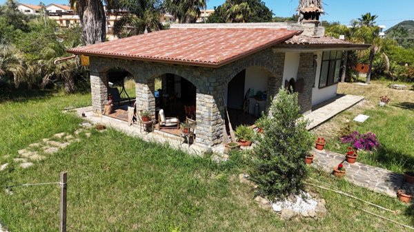 casa indipendente in vendita a Castellabate in zona Alano