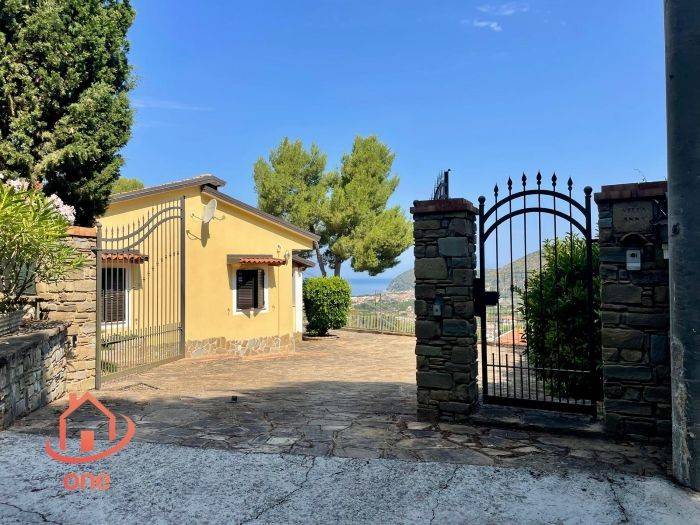 casa indipendente in vendita a Castellabate in zona Santa Maria