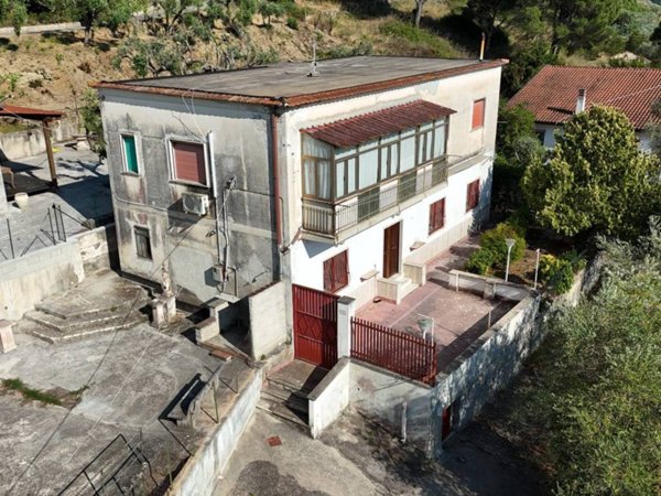 casa indipendente in vendita a Castellabate in zona Ogliastro Marina