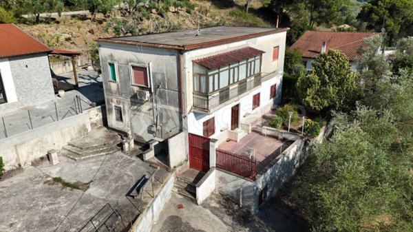 casa indipendente in vendita a Castellabate in zona Ogliastro Marina