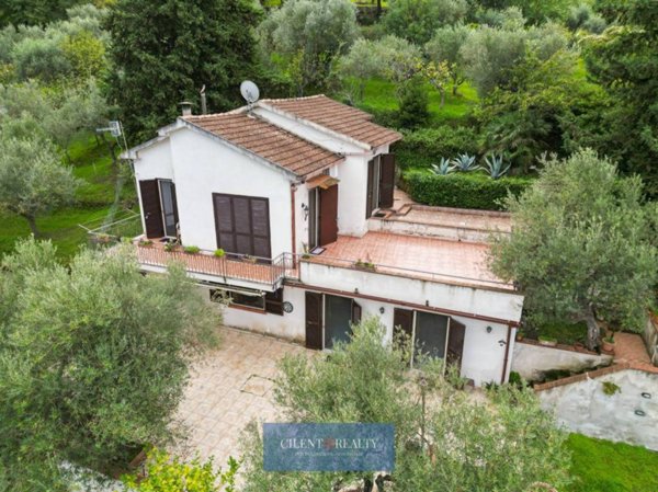 casa indipendente in vendita a Castellabate in zona Santa Maria