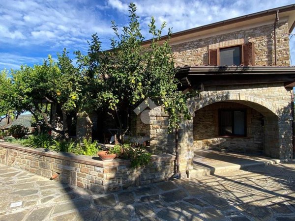 casa indipendente in vendita a Castellabate