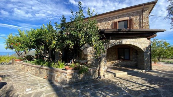 casa indipendente in vendita a Castellabate