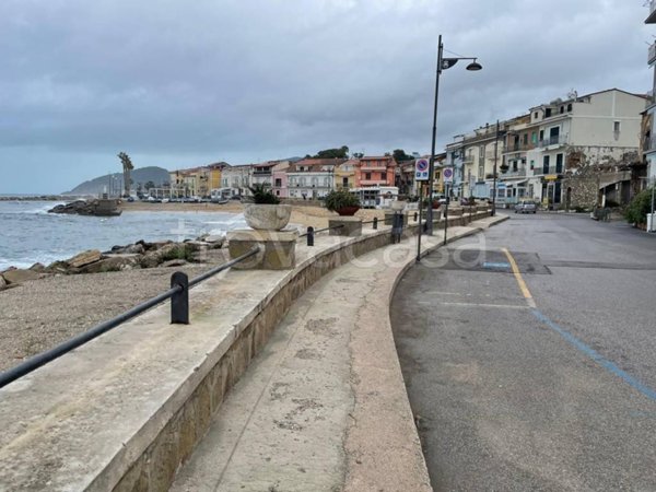 negozio in vendita a Castellabate in zona Santa Maria