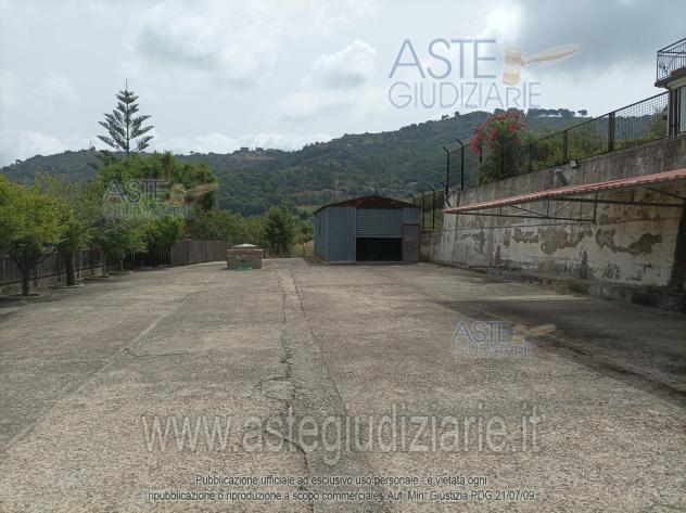 locale commerciale in vendita a Castellabate