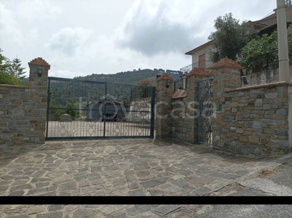 locale commerciale in vendita a Castellabate