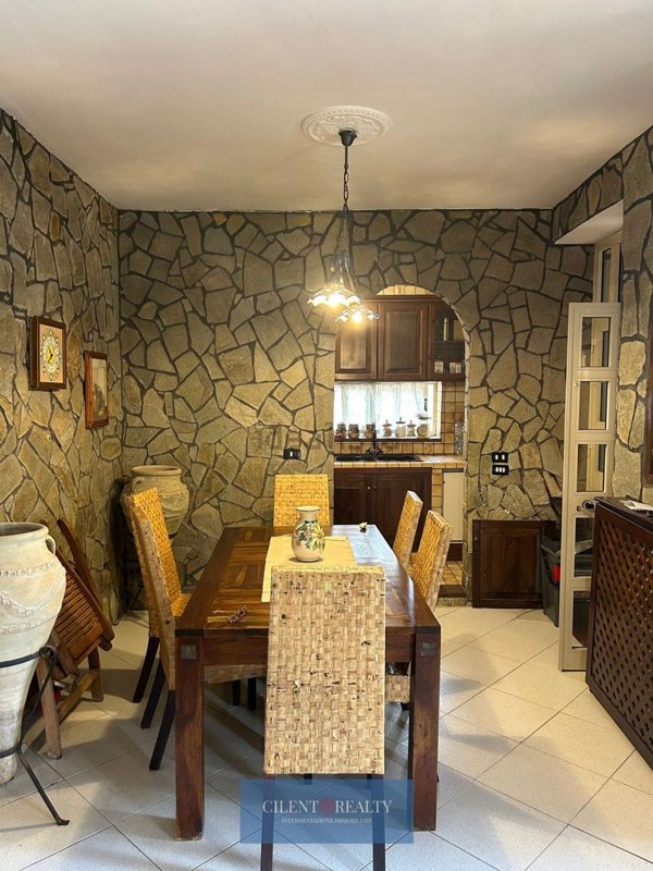 casa indipendente in vendita a Castellabate in zona Alano