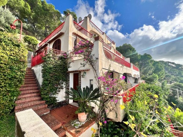 casa indipendente in vendita a Castellabate in zona San Marco