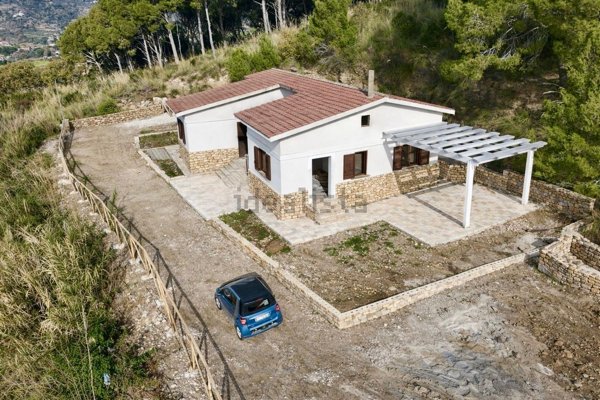 casa indipendente in vendita a Castellabate