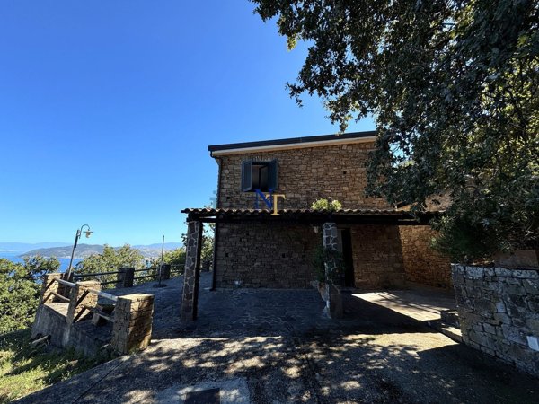 casa indipendente in vendita a Castellabate in zona Licosa