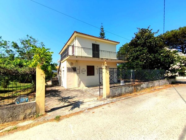 casa indipendente in vendita a Castellabate in zona Santa Maria