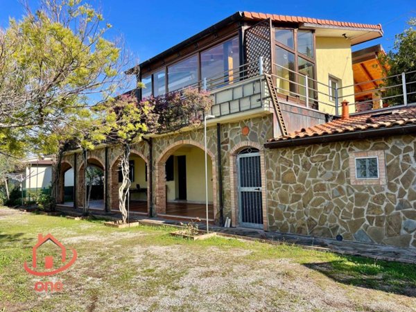 casa indipendente in vendita a Castellabate in zona Santa Maria