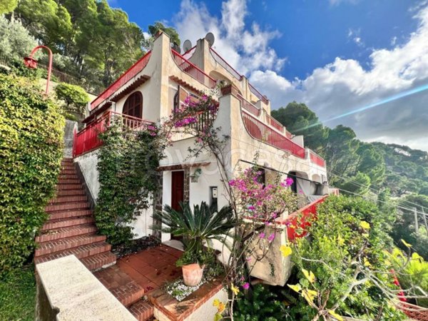 casa indipendente in vendita a Castellabate in zona San Marco