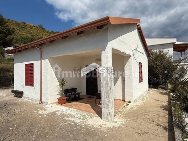 appartamento in vendita a Castellabate in zona Ogliastro Marina