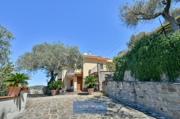 casa indipendente in vendita a Castellabate in zona Santa Maria