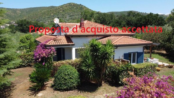 casa indipendente in vendita a Castellabate in zona Santa Maria