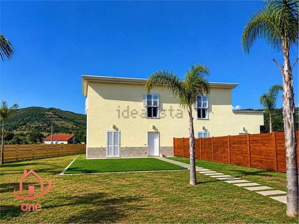 casa indipendente in vendita a Castellabate in zona Santa Maria