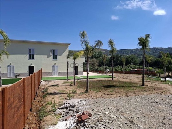 casa indipendente in vendita a Castellabate in zona Alano