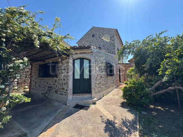 casa indipendente in vendita a Castellabate in zona Santa Maria