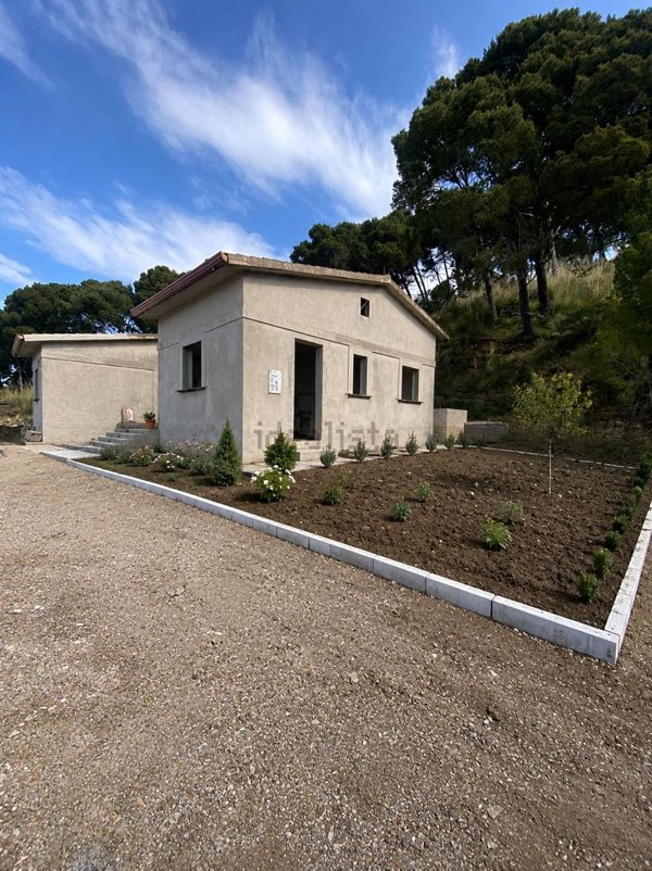 casa indipendente in vendita a Castellabate