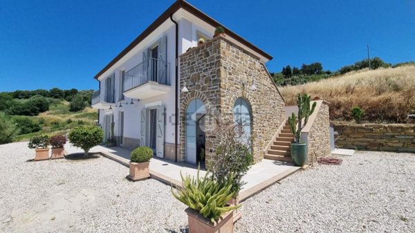 casa indipendente in vendita a Castellabate in zona Alano