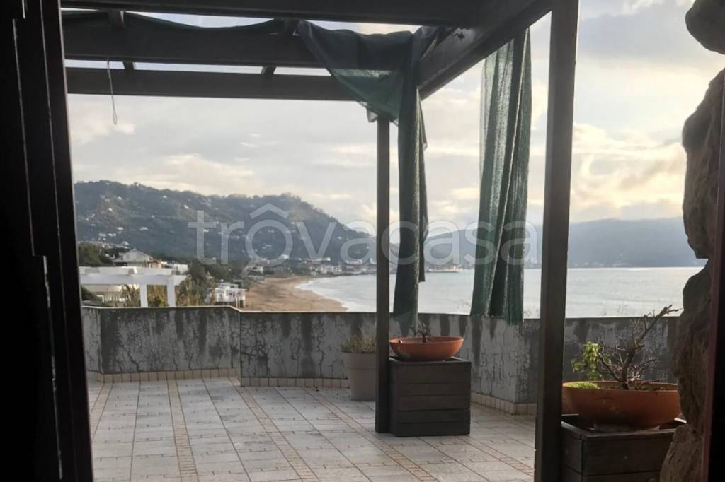 casa indipendente in vendita a Castellabate in zona Santa Maria