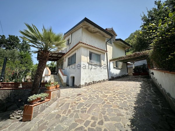 casa indipendente in vendita a Castellabate in zona Licosa