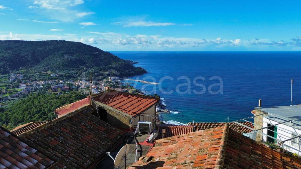 appartamento in vendita a Castellabate in zona Licosa