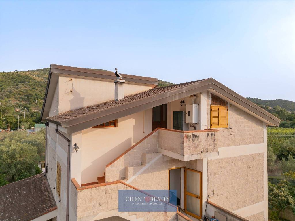 appartamento in vendita a Castellabate in zona Ogliastro Marina