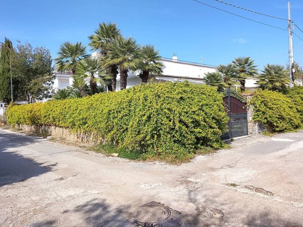 casa indipendente in vendita a Castellabate in zona Ogliastro Marina