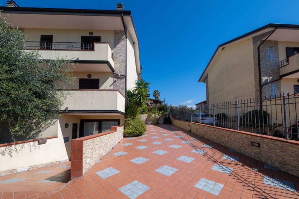 casa indipendente in vendita a Castelnuovo Cilento in zona Velina