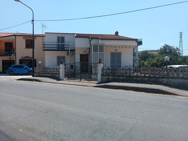 quadrivano in vendita a Castelnuovo Cilento in zona Velina