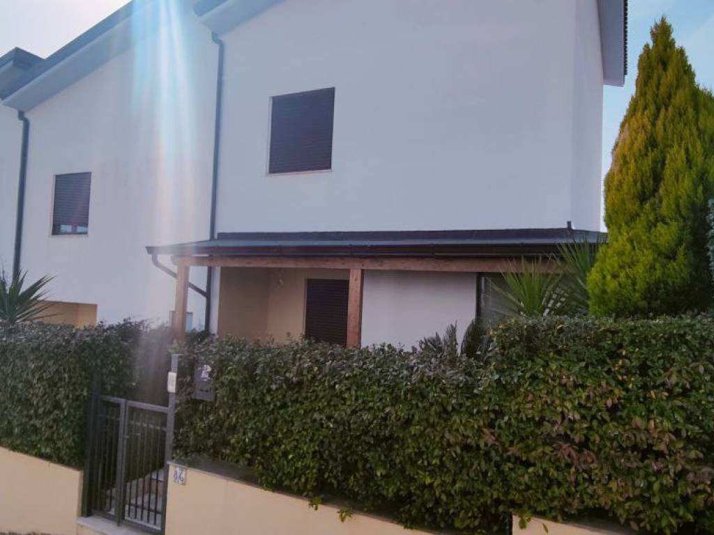 casa indipendente in vendita a Castelnuovo Cilento