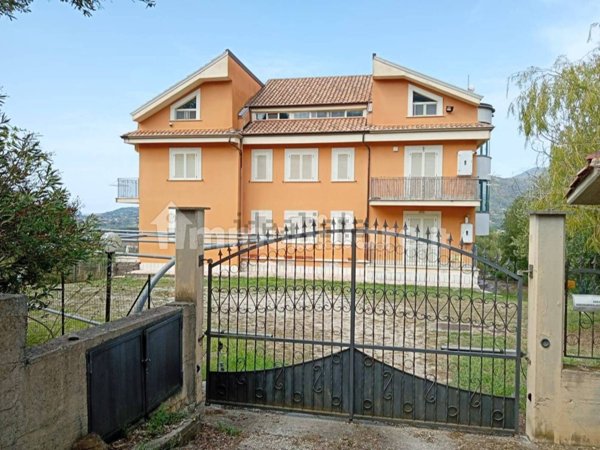 appartamento in vendita a Castelnuovo Cilento in zona Velina