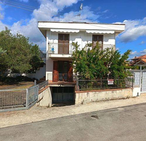 appartamento in vendita a Castelnuovo Cilento in zona Velina