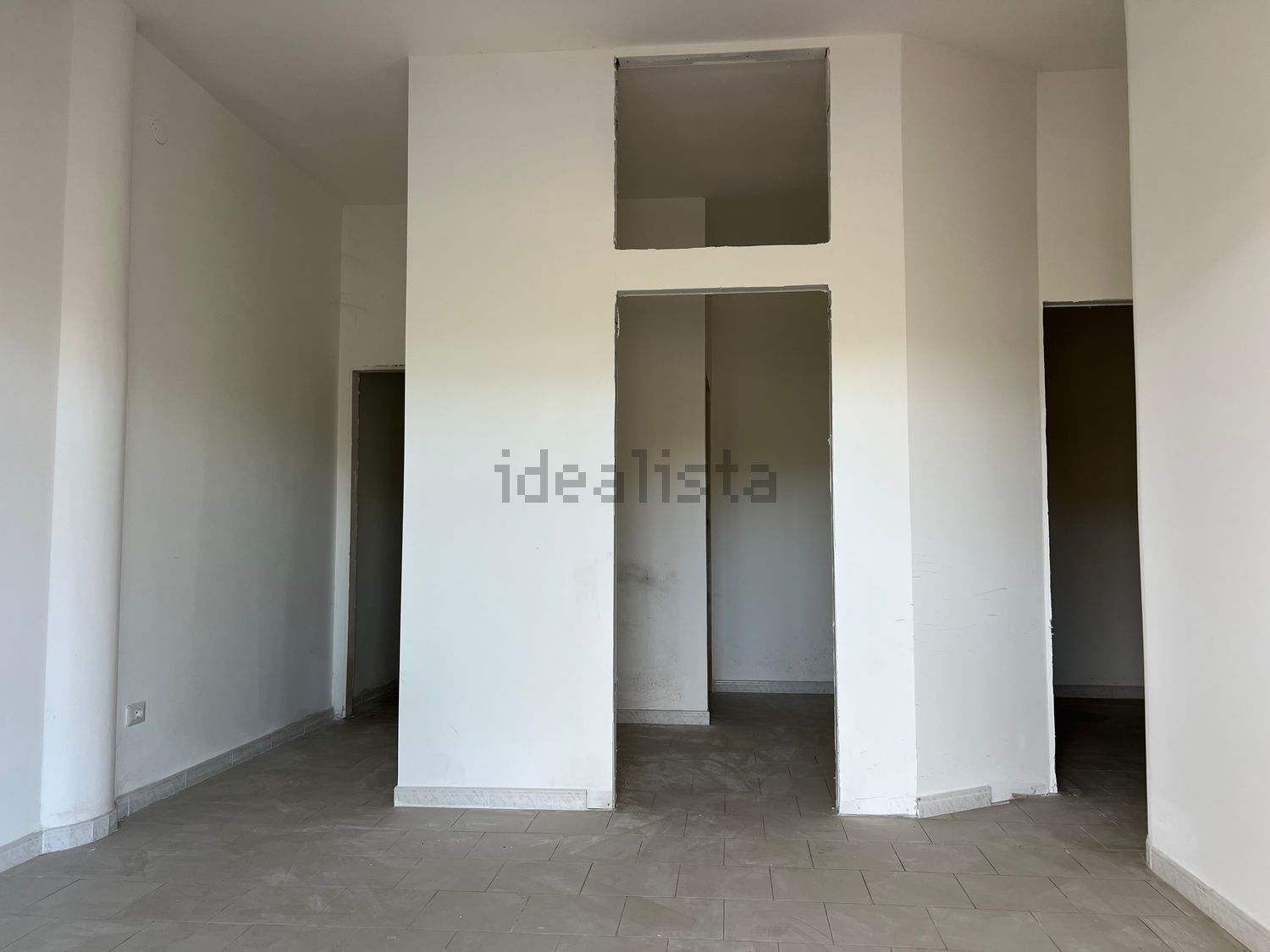 locale commerciale in vendita a Castelnuovo Cilento in zona Velina