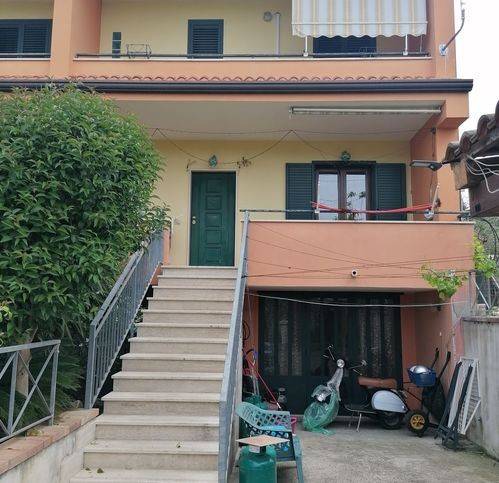 casa indipendente in vendita a Castelnuovo Cilento