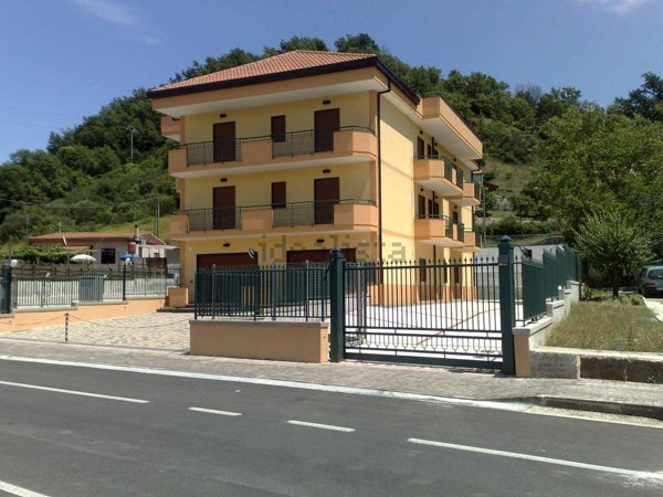 appartamento in vendita a Castelnuovo Cilento in zona Velina