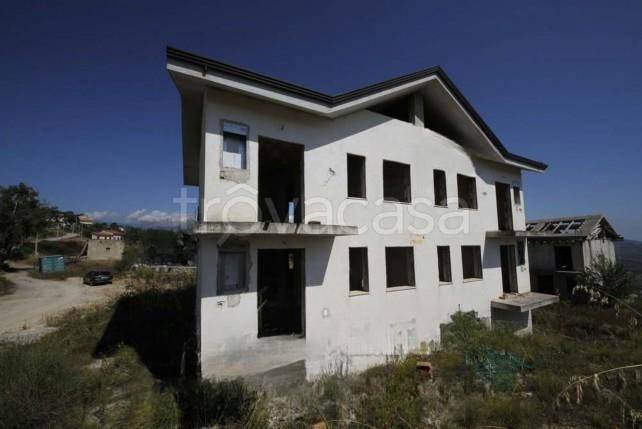 casa indipendente in vendita a Castelnuovo Cilento