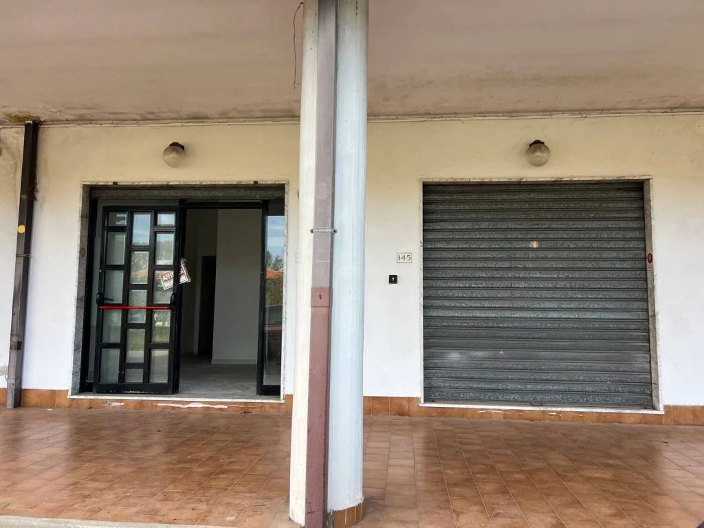 negozio in vendita a Castelnuovo Cilento in zona Velina