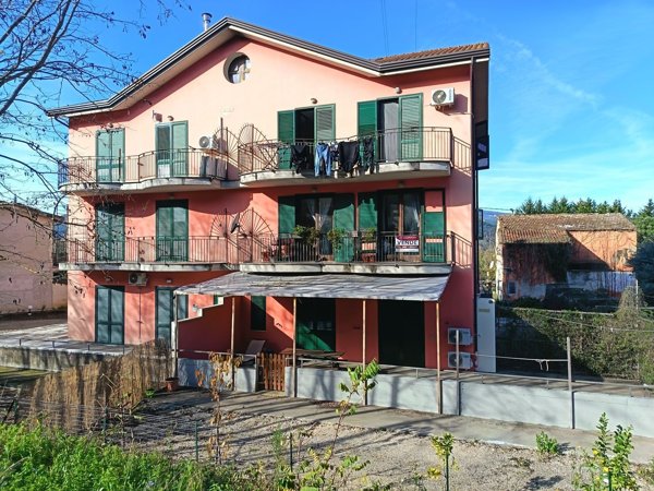 appartamento in vendita a Castelnuovo Cilento in zona Velina