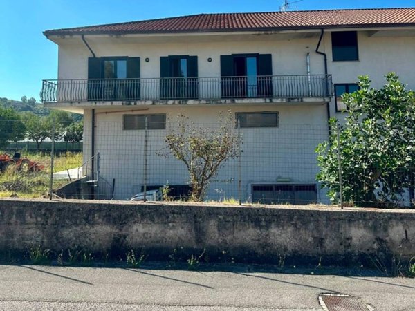 appartamento in vendita a Castelnuovo Cilento in zona Velina