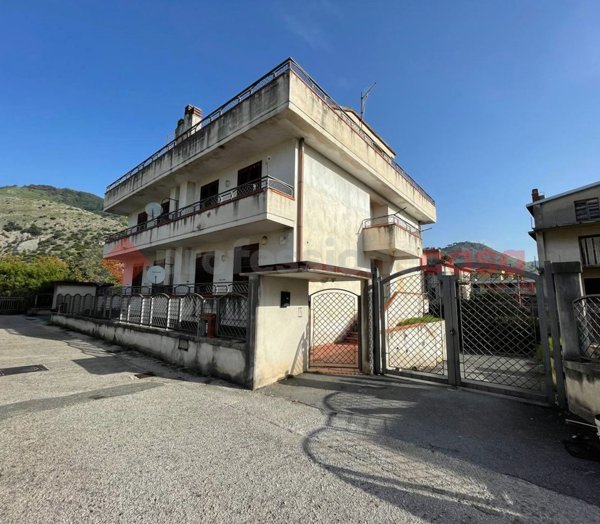 casa indipendente in vendita a Castel San Giorgio