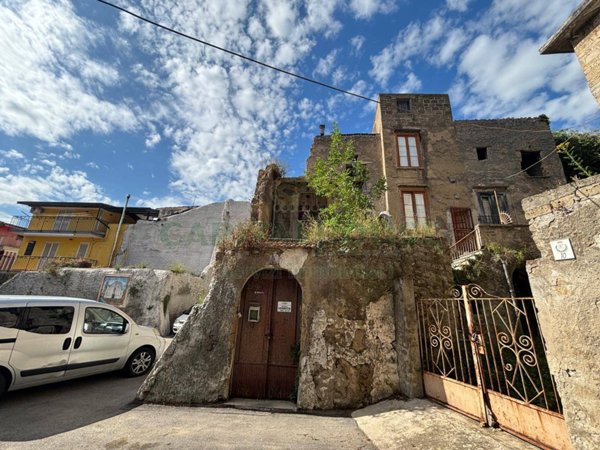 casa indipendente in vendita a Castel San Giorgio in zona Campomanfoli